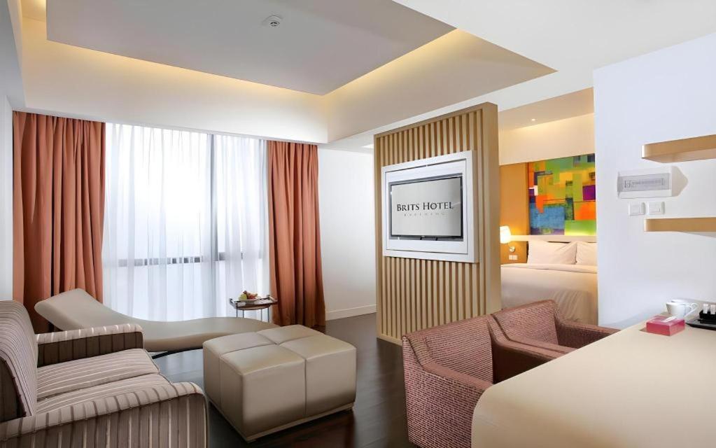 Brits Hotel Karawang Exterior photo