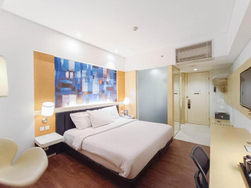 Brits Hotel Karawang Exterior photo